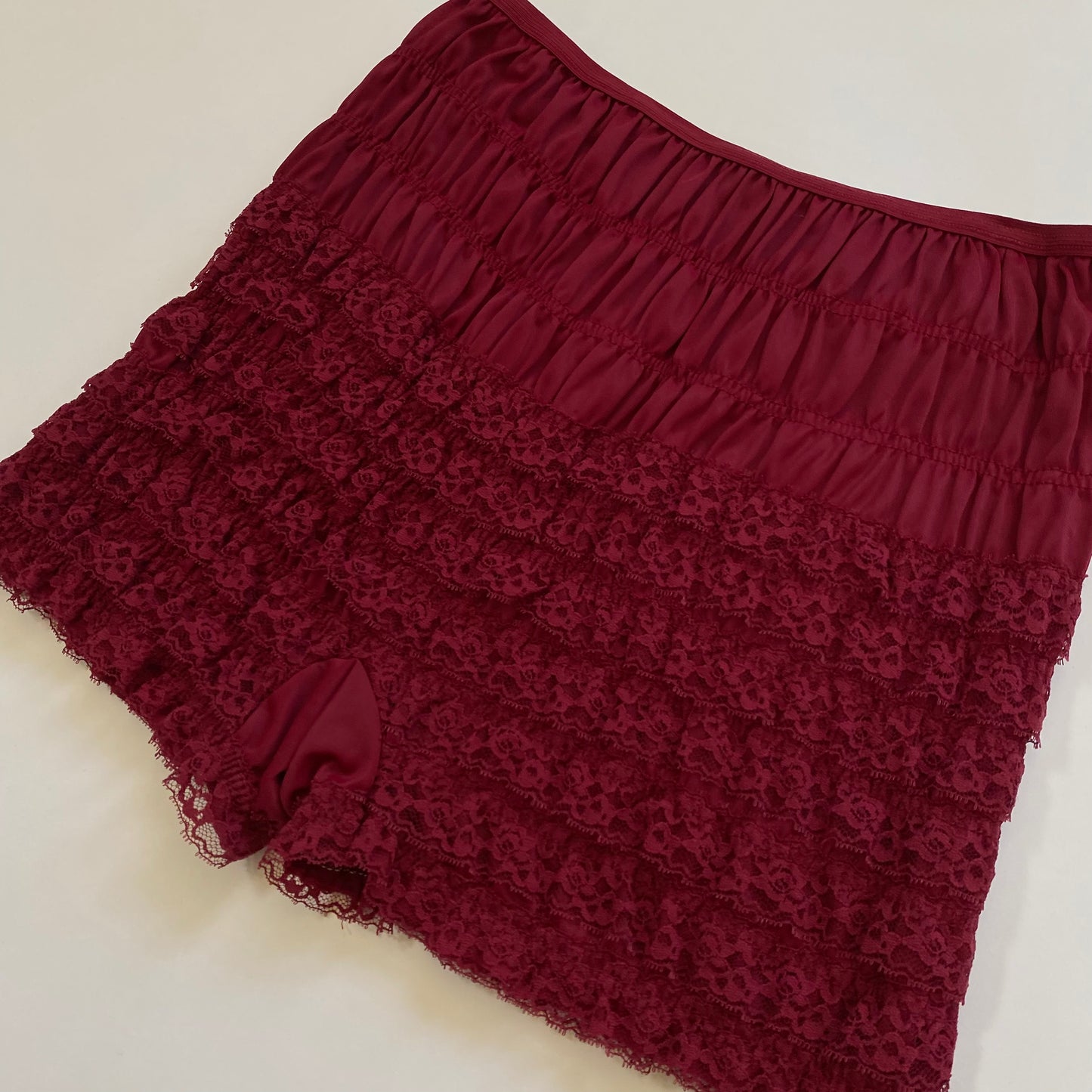 PARTNERS PLEASE! BY MALCO MODES VINTAGE RED BLOOMER SHORTS