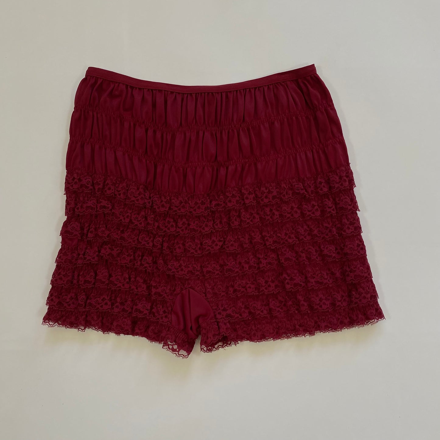 PARTNERS PLEASE! BY MALCO MODES VINTAGE RED BLOOMER SHORTS